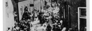 1913